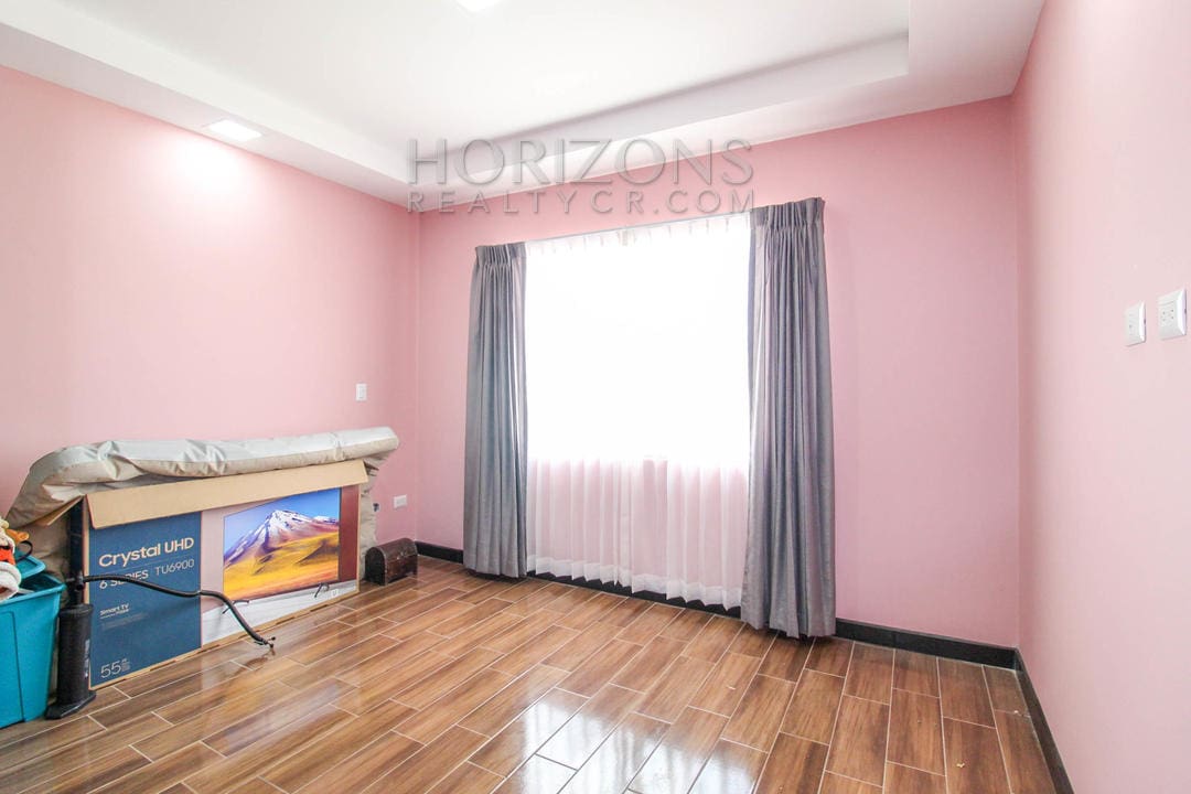 VENTA CASA CONCEPCION DE TRES RIOS 4 HABITACIONES / PATIO noj615