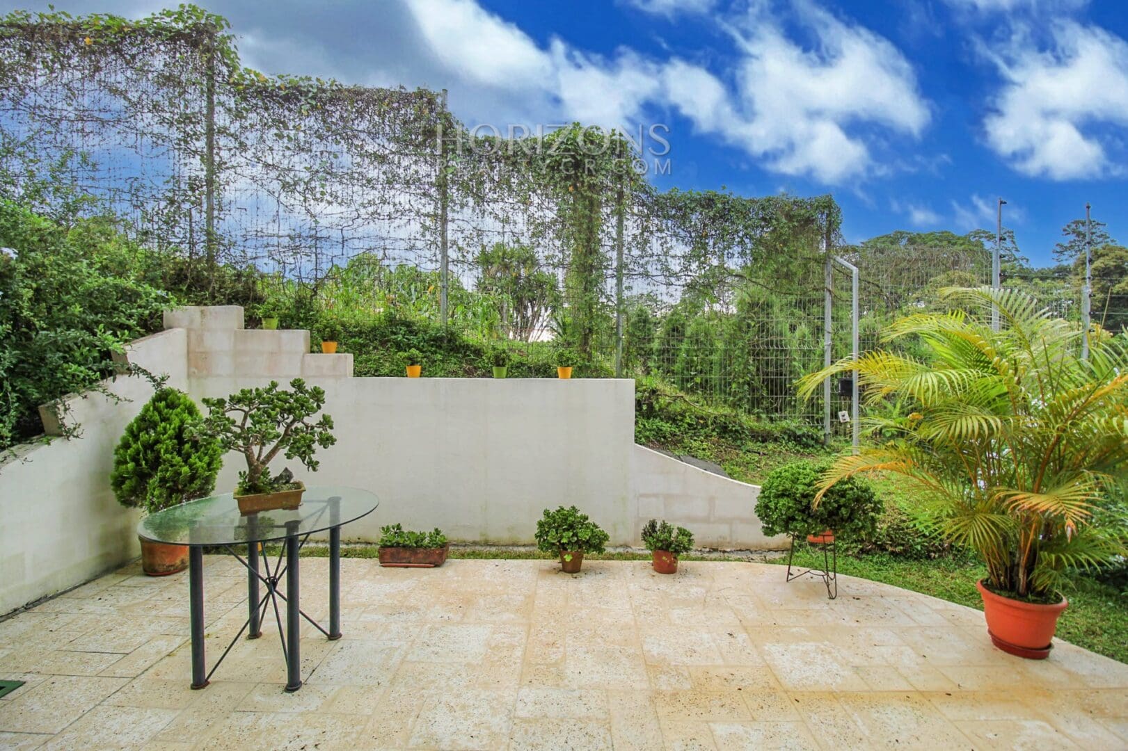 Se Vende Apartamento en San Rafael Montes de Oca 2 Habitaciones Terraza y Oficina NOJ608