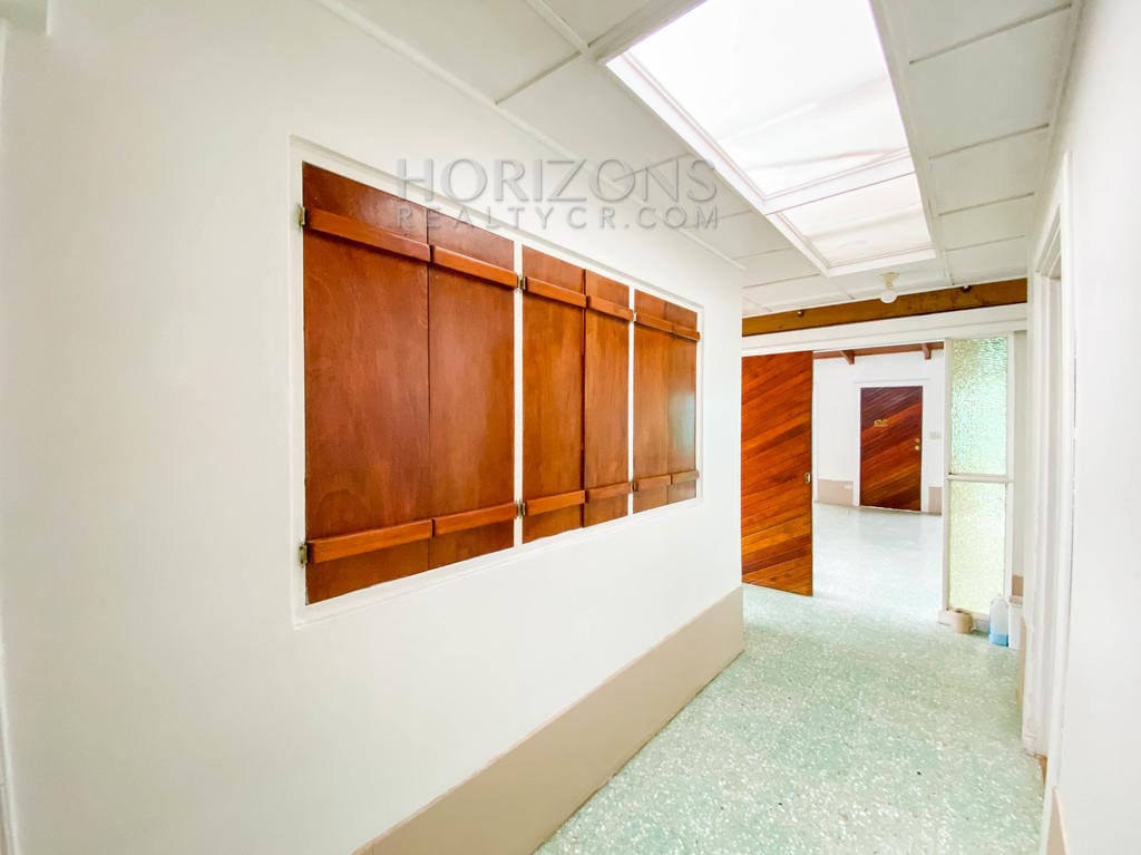 Se Alquila Casa de 1 Planta 3 Habitaciones mas Oficina Amplia Zona verde nja937