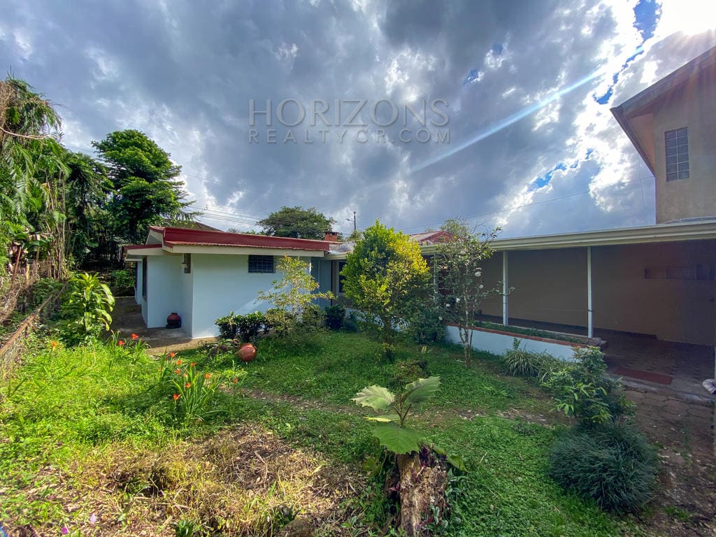 Se Alquila Casa De 1 Planta 3 Habitaciones Mas Oficina Amplia Zona Verde Nja937