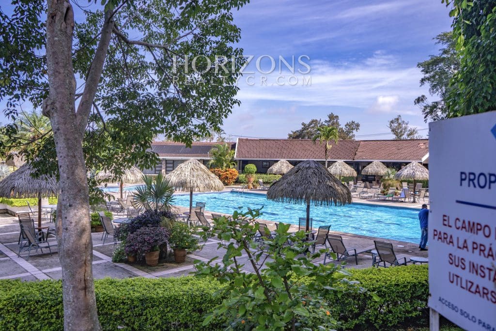 LOTE DE 2534m² EN RESIDENCIAL LOS REYES GUACIMA ALAJUELA NJA894