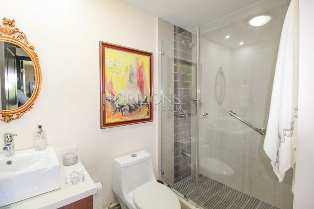 APARTAMENTO EN VENTA 3 HAB CON PATIO CONDOMINIO BRASIL SANTA ANA njv35