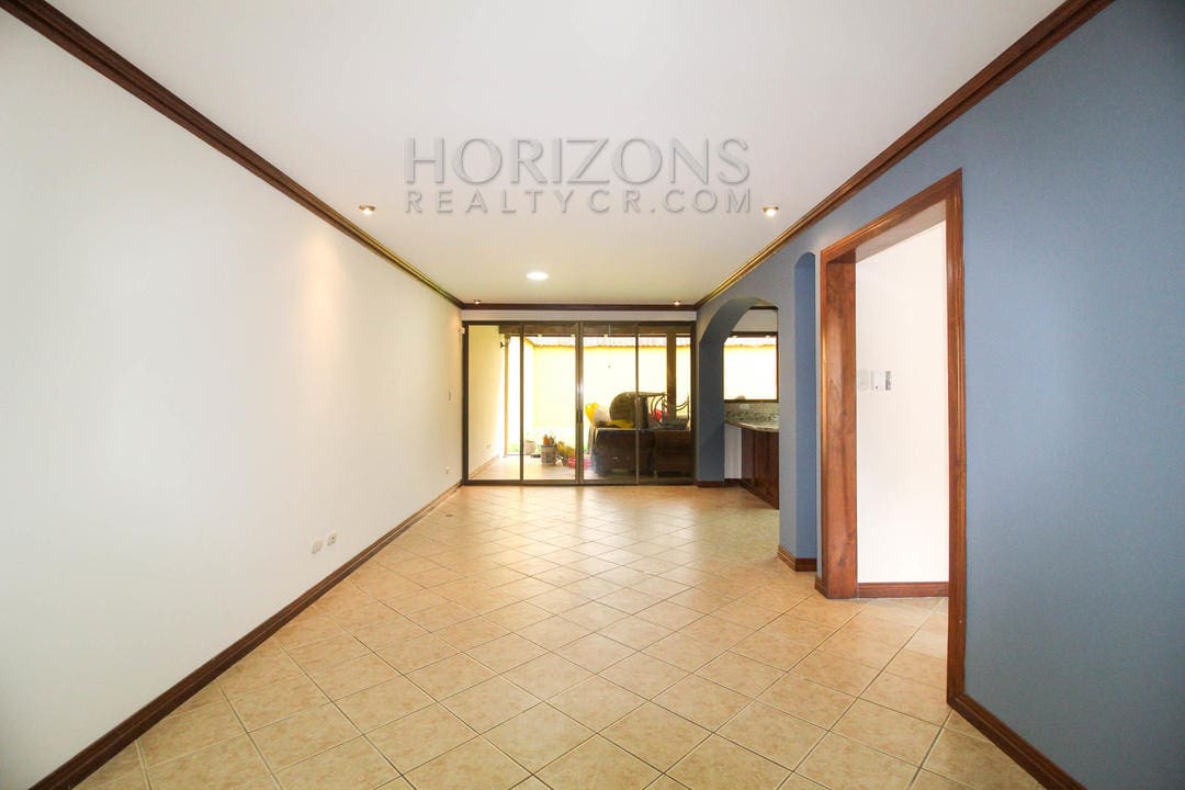 ALQUILER CASA CONDOMINIO EN TIBAS PATIO noj639
