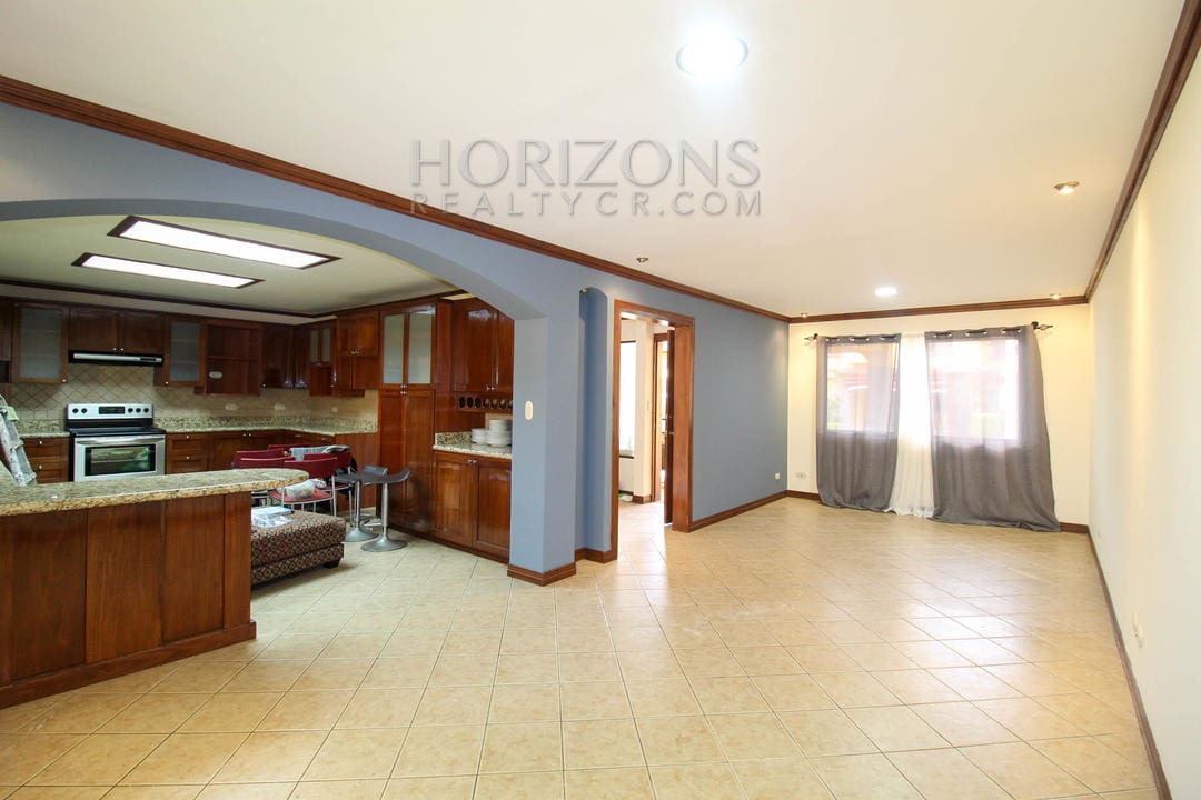 ALQUILER CASA CONDOMINIO EN TIBAS PATIO noj639
