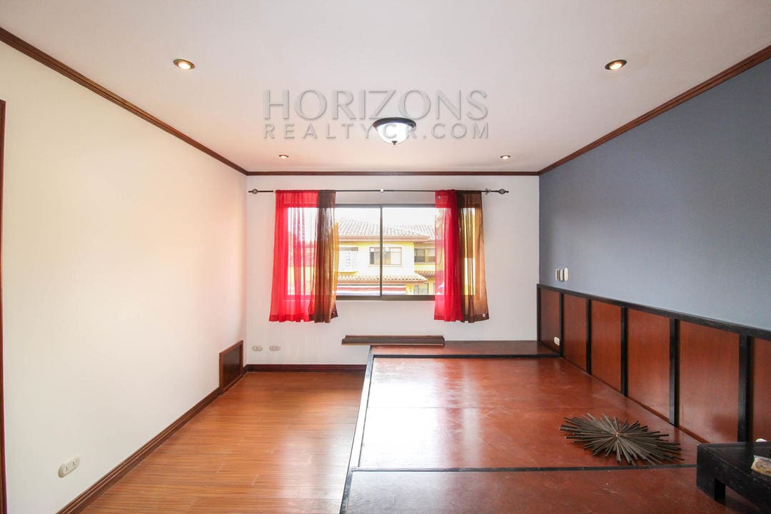 ALQUILER CASA CONDOMINIO EN TIBAS PATIO noj639