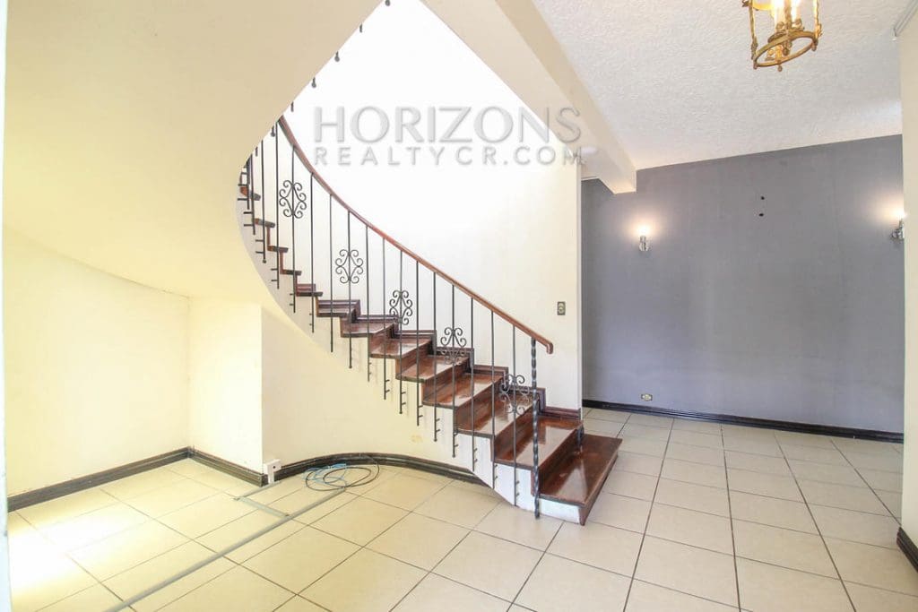 ALQUILER CASA USO DE OFICINA SAN PEDRO 7 APOSENTOS noj639