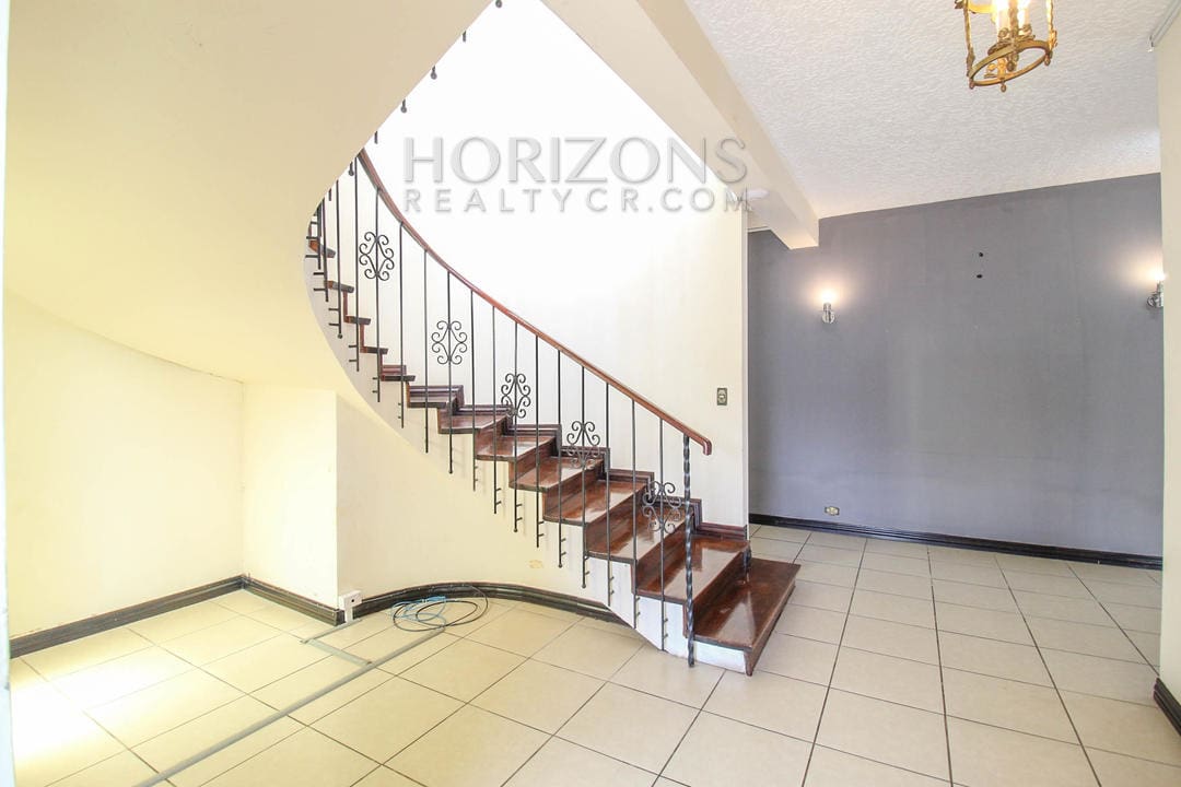 ALQUILER CASA USO DE OFICINA SAN PEDRO 7 APOSENTOS noj639