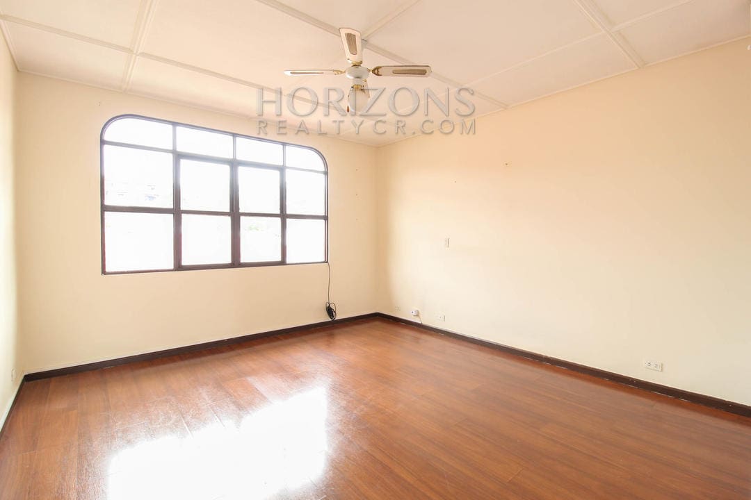 ALQUILER CASA USO DE OFICINA SAN PEDRO 7 APOSENTOS noj639
