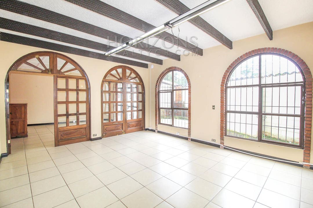 ALQUILER CASA USO DE OFICINA SAN PEDRO 7 APOSENTOS noj639