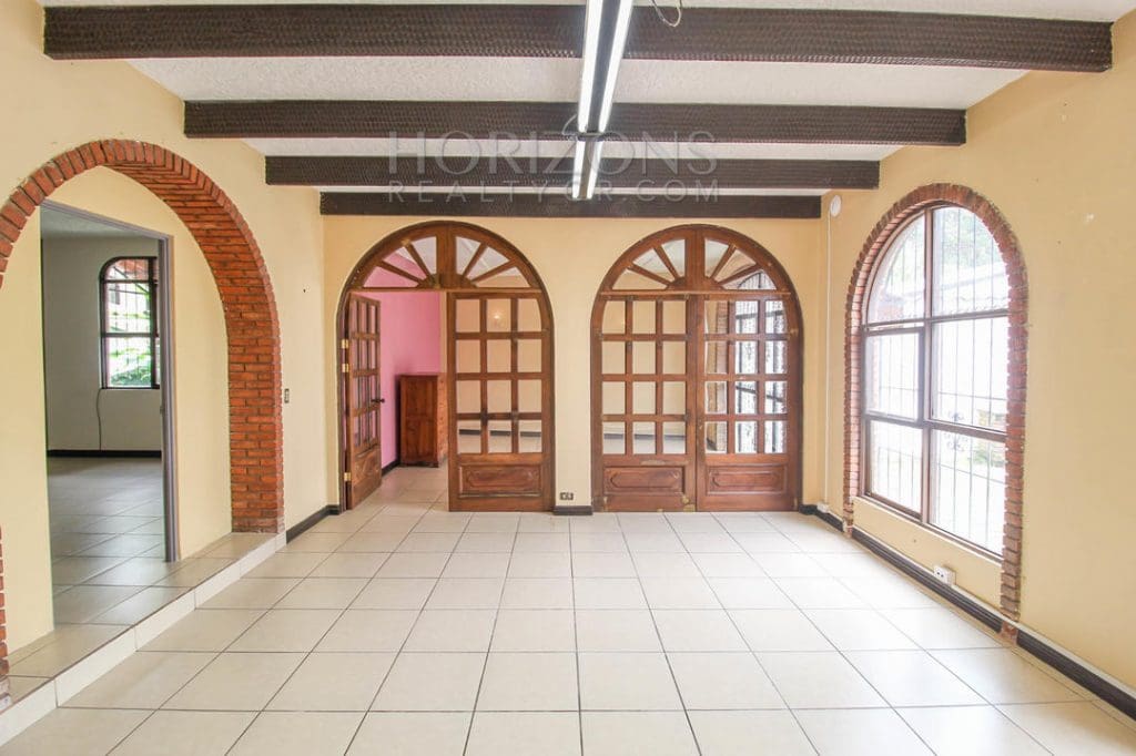 ALQUILER CASA USO DE OFICINA SAN PEDRO 7 APOSENTOS noj639
