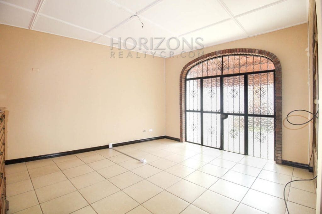 ALQUILER CASA USO DE OFICINA SAN PEDRO 7 APOSENTOS noj639
