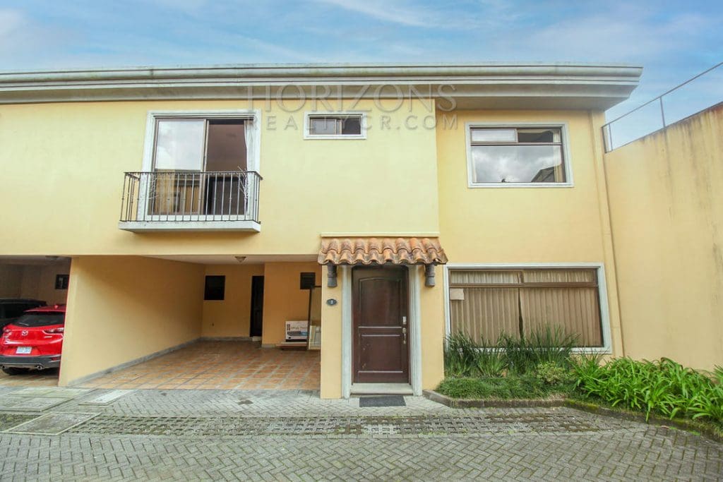Se Alquila Casa en San Pedro 3 Habitaciones, 350 Metros de la U Fidelitas noj644