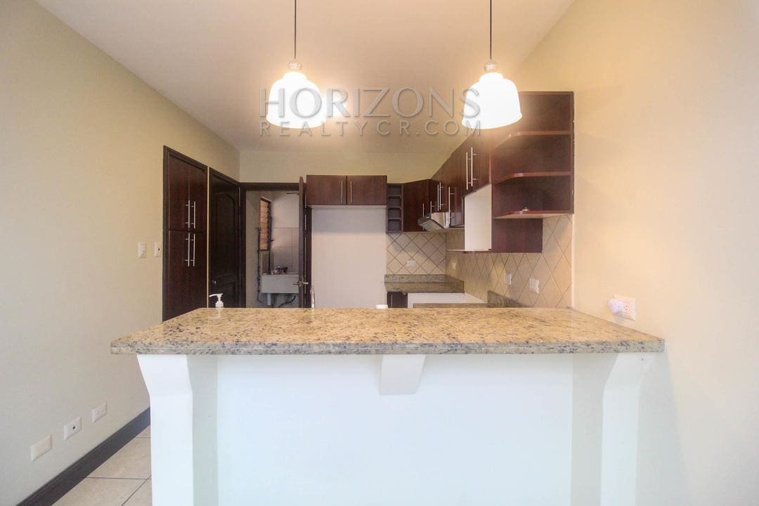 Se Alquila Casa en San Pedro 3 Habitaciones, 350 Metros de la U Fidelitas noj644