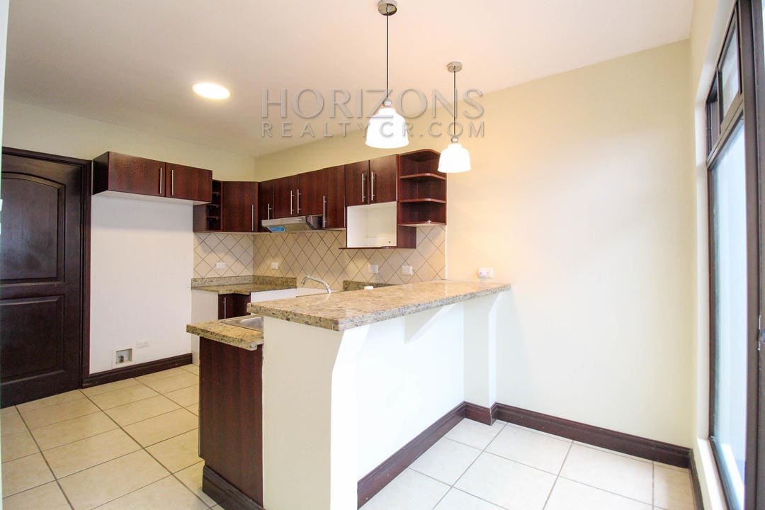 Se Alquila Casa en San Pedro 3 Habitaciones, 350 Metros de la U Fidelitas noj644