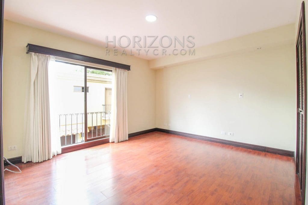 Se Alquila Casa en San Pedro 3 Habitaciones, 350 Metros de la U Fidelitas noj644