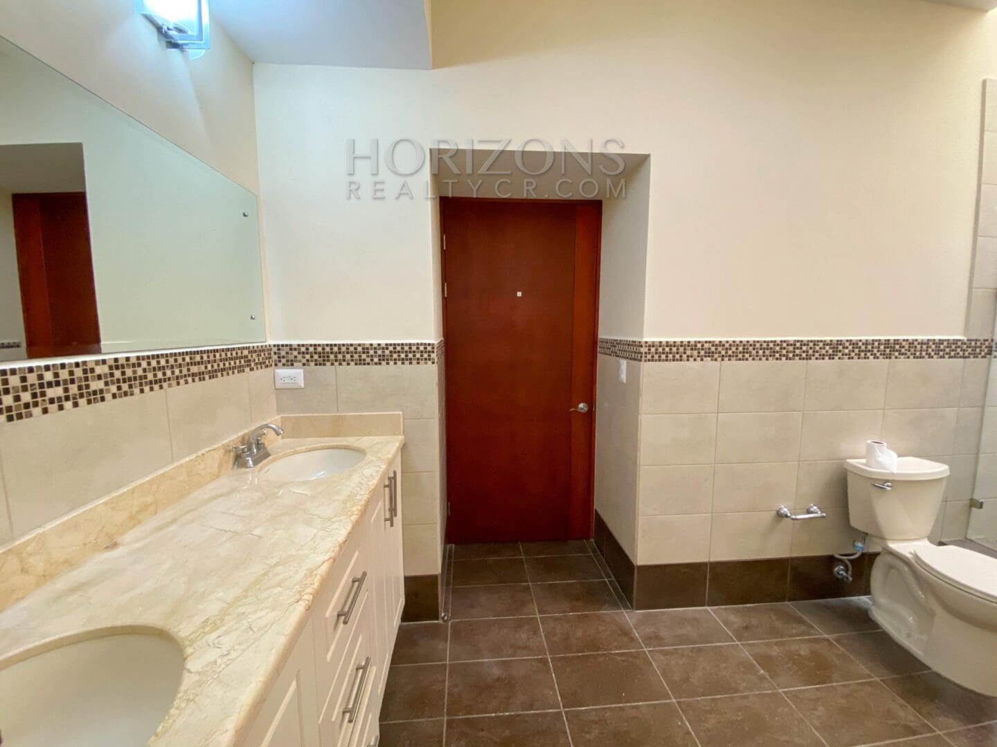 SE ALQUILA APARTAMENTO 2 PARQUEOS 2 HABITACIONES 2 BAÑOS PATIO NJA940