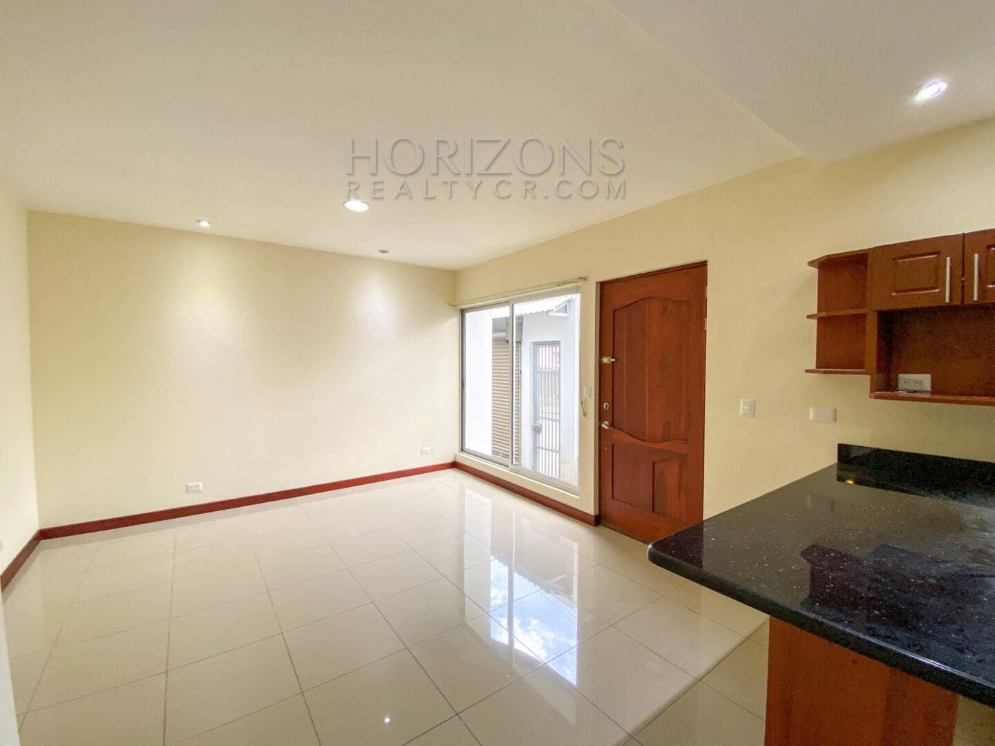 SE ALQUILA APARTAMENTO 2 PARQUEOS 2 HABITACIONES 2 BAÑOS PATIO NJA940
