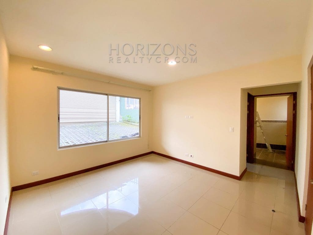 SE ALQUILA APARTAMENTO 2 PARQUEOS 2 HABITACIONES 2 BAÑOS PATIO NJA940