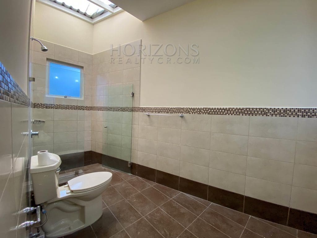 SE ALQUILA APARTAMENTO 2 PARQUEOS 2 HABITACIONES 2 BAÑOS PATIO NJA940