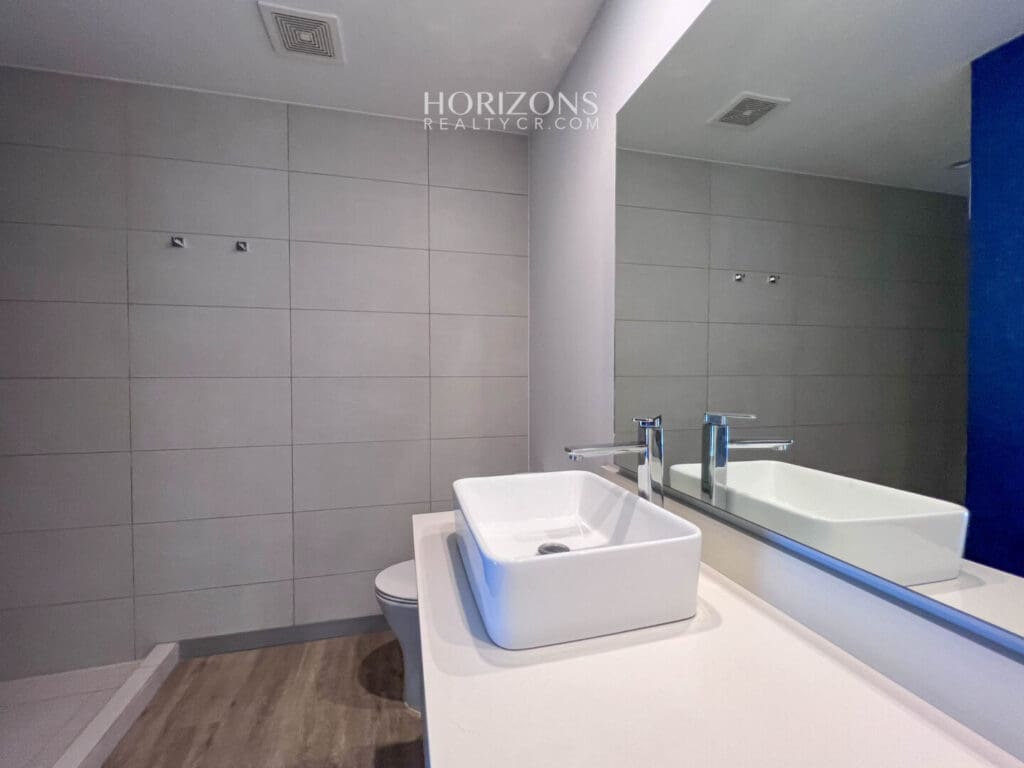 ¡En Venta! Impresionante Apartamento en Piso 19 Con Vistas Panorámicas y acabados de lujo nja1104