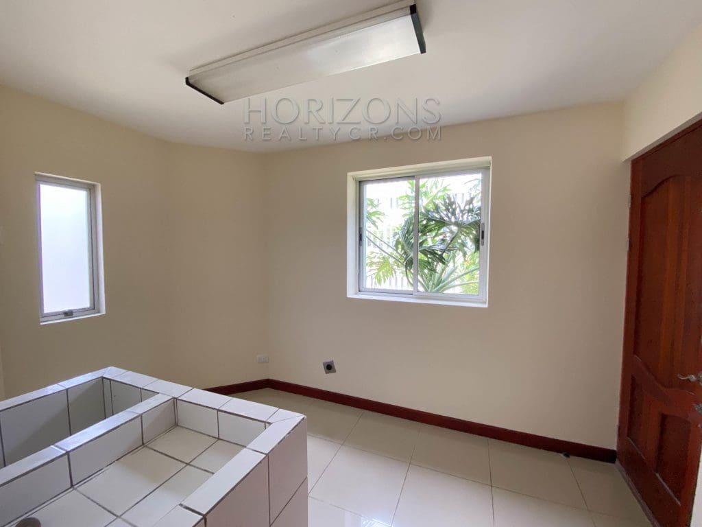 SE ALQUILA APARTAMENTO 2 PARQUEOS 2 HABITACIONES 2 BAÑOS PATIO NJA940