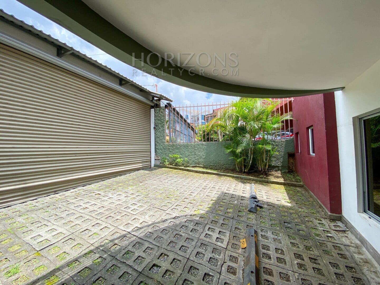 SE ALQUILA APARTAMENTO 2 PARQUEOS 2 HABITACIONES 2 BAÑOS PATIO NJA940
