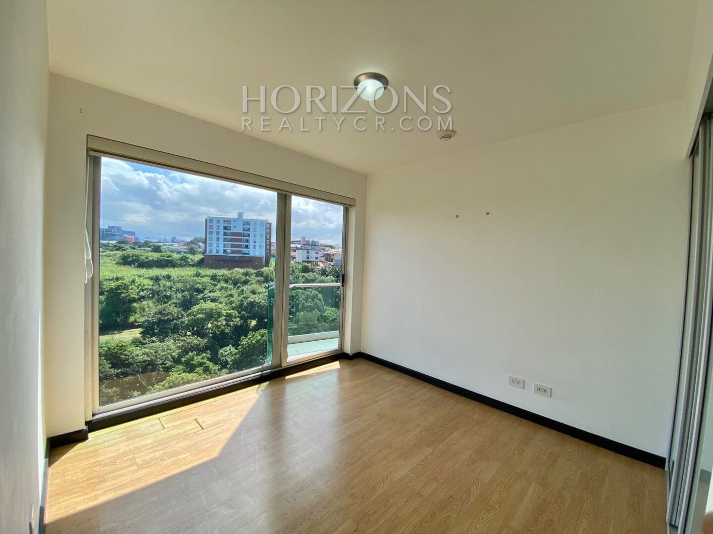 Se Alquila Apartamento en Torre Paradisus, Rohrmoser 3 Habitaciones y Vista a la Naturaleza nja950