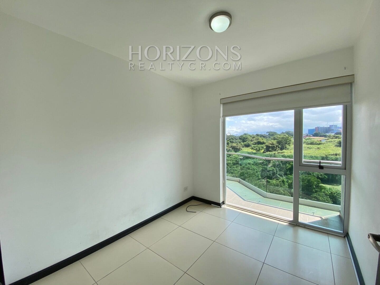 Se Alquila Apartamento en Torre Paradisus, Rohrmoser 3 Habitaciones y Vista a la Naturaleza nja950