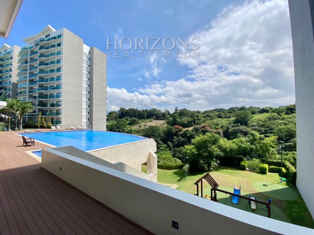 Se Alquila Apartamento en Torre Paradisus, Rohrmoser 3 Habitaciones y Vista a la Naturaleza nja950