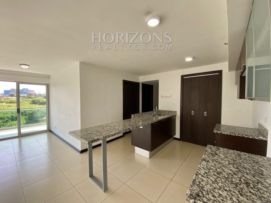 Se Alquila Apartamento en Torre Paradisus, Rohrmoser 3 Habitaciones y Vista a la Naturaleza nja950