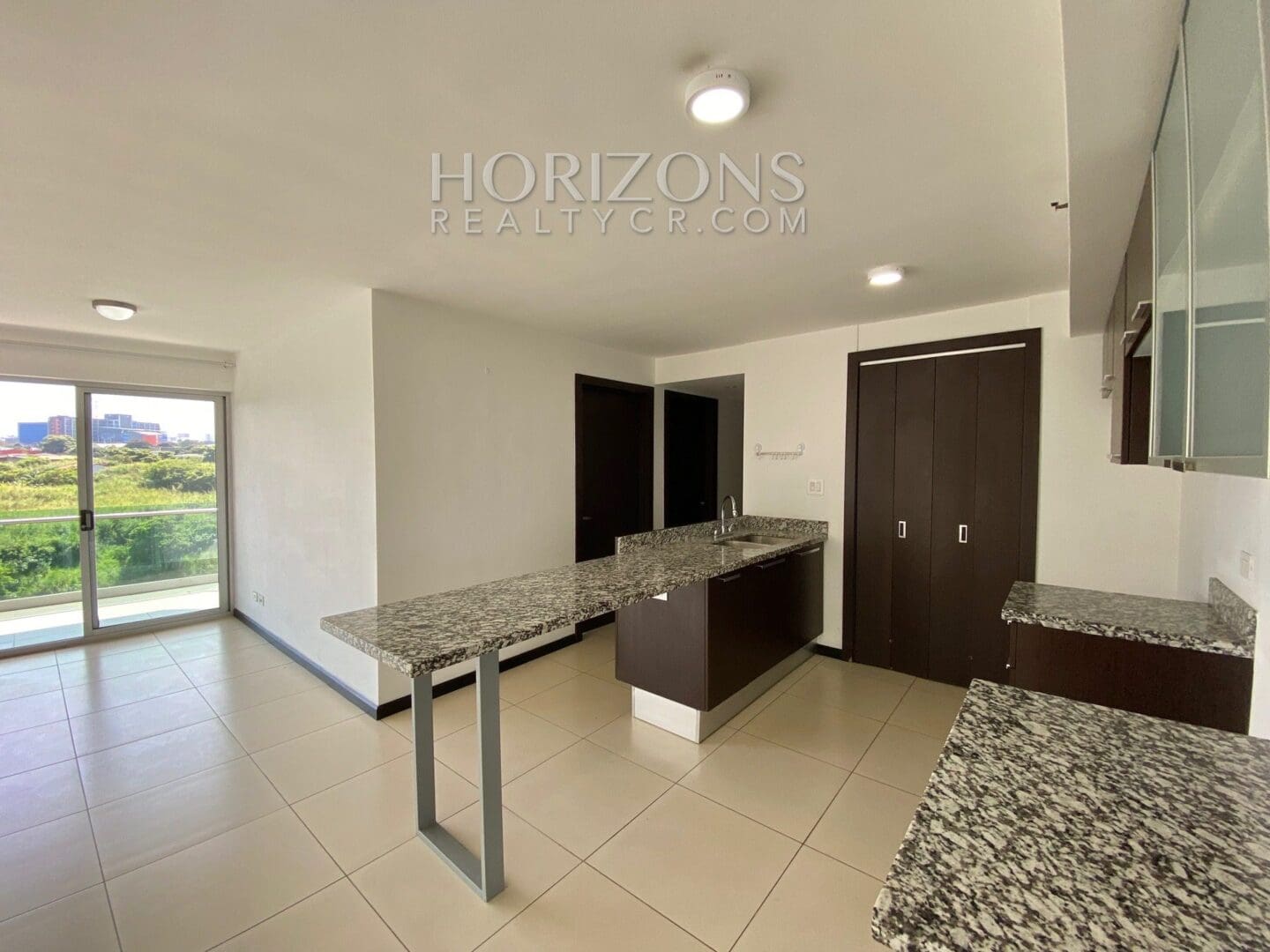 Se Alquila Apartamento en Torre Paradisus, Rohrmoser 3 Habitaciones y Vista a la Naturaleza nja950