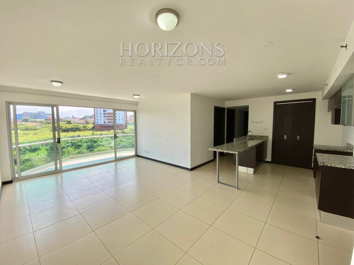Se Alquila Apartamento en Torre Paradisus, Rohrmoser 3 Habitaciones y Vista a la Naturaleza nja950