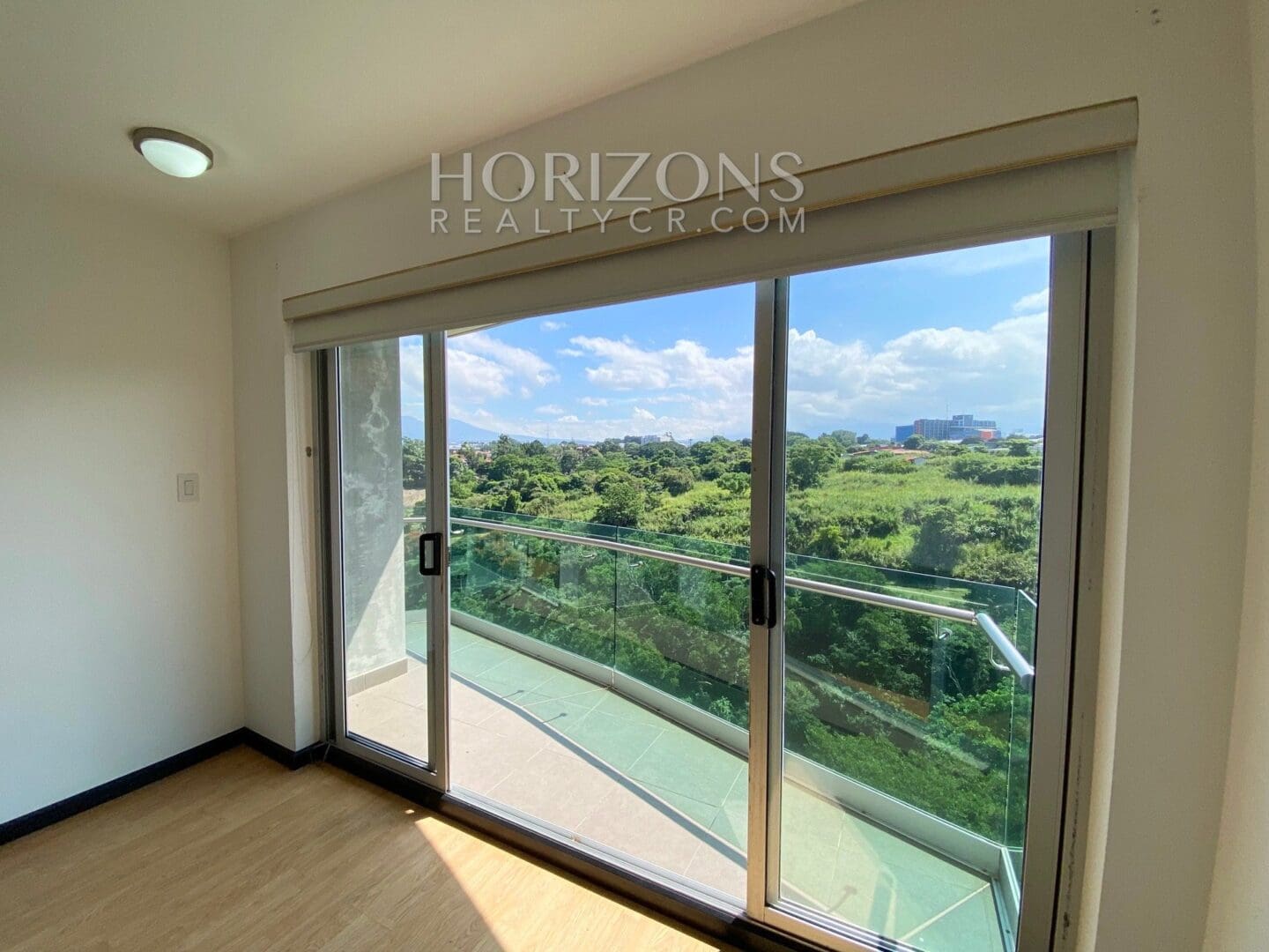 Se Alquila Apartamento en Torre Paradisus, Rohrmoser 3 Habitaciones y Vista a la Naturaleza nja950