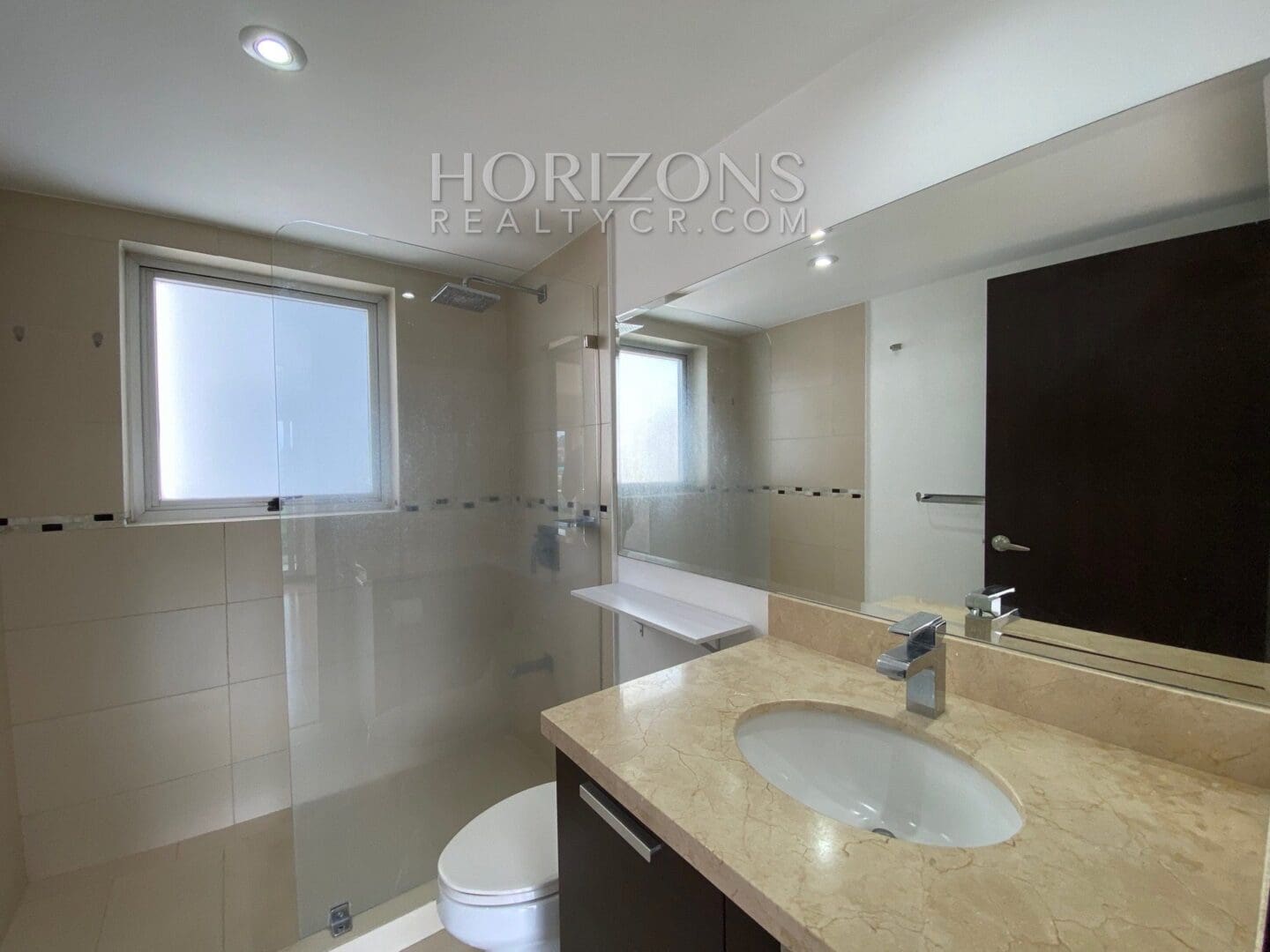 Se Alquila Apartamento en Torre Paradisus, Rohrmoser 3 Habitaciones y Vista a la Naturaleza nja950