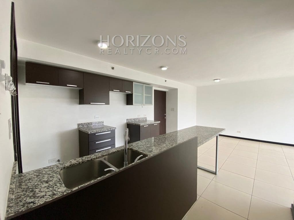 Se Alquila Apartamento en Torre Paradisus, Rohrmoser 3 Habitaciones y Vista a la Naturaleza nja950