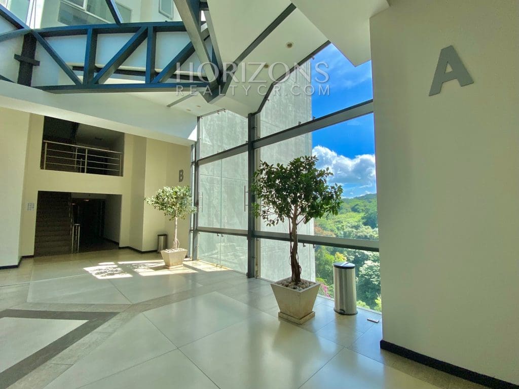 Se Alquila Apartamento en Torre Paradisus, Rohrmoser 3 Habitaciones y Vista a la Naturaleza nja950