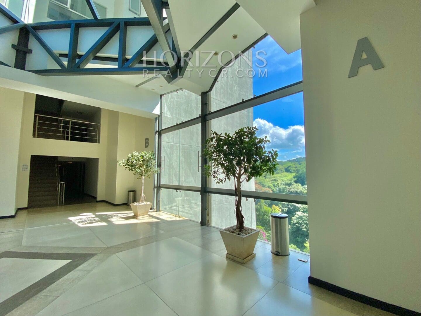 Se Alquila Apartamento en Torre Paradisus, Rohrmoser 3 Habitaciones y Vista a la Naturaleza nja950