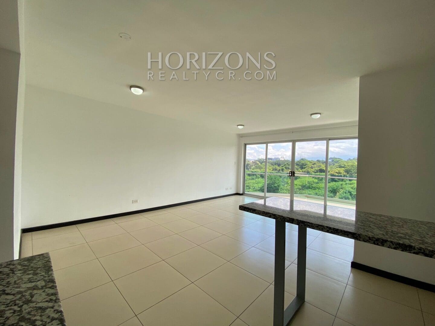 Se Alquila Apartamento en Torre Paradisus, Rohrmoser 3 Habitaciones y Vista a la Naturaleza nja950