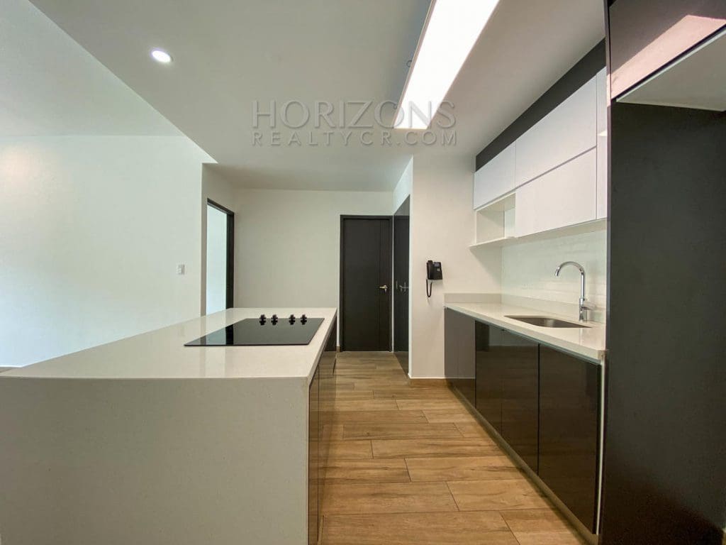 Se Alquila Amplio y Moderno Apartamento en Rohrmoser 2 Habitaciones nja952