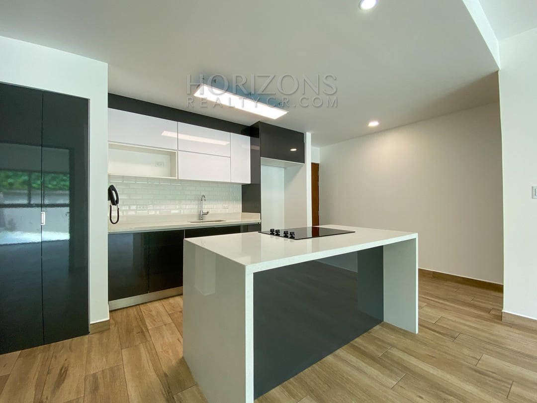 Se Alquila Amplio y Moderno Apartamento en Rohrmoser 2 Habitaciones nja952
