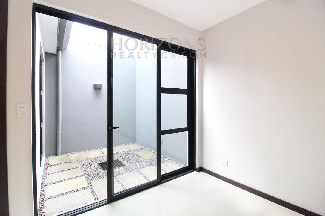 Se Alquila Casa En Curridabat 2 Habitaciones, Plaza del Sol  noj654