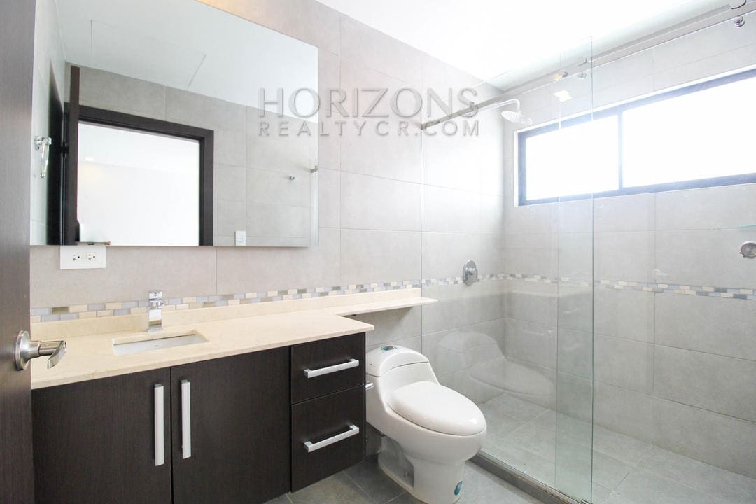 Se Alquila Casa En Curridabat 2 Habitaciones, Plaza del Sol  noj654