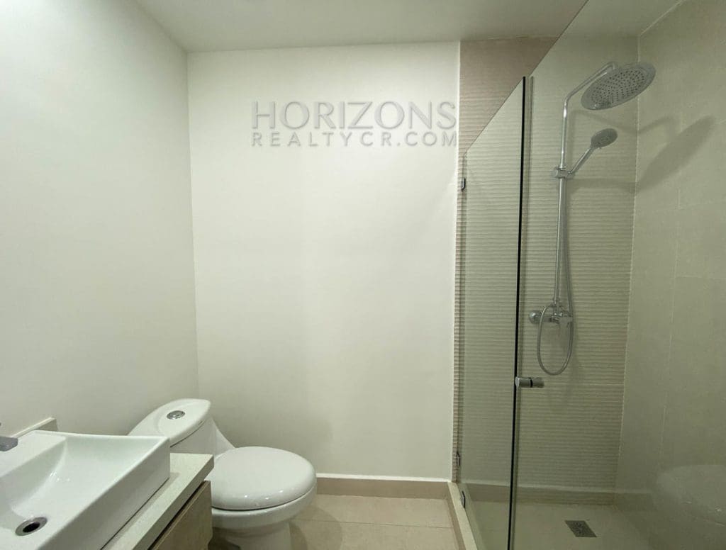 Se Alquila Amplio y Moderno Apartamento en Rohrmoser 2 Habitaciones nja952