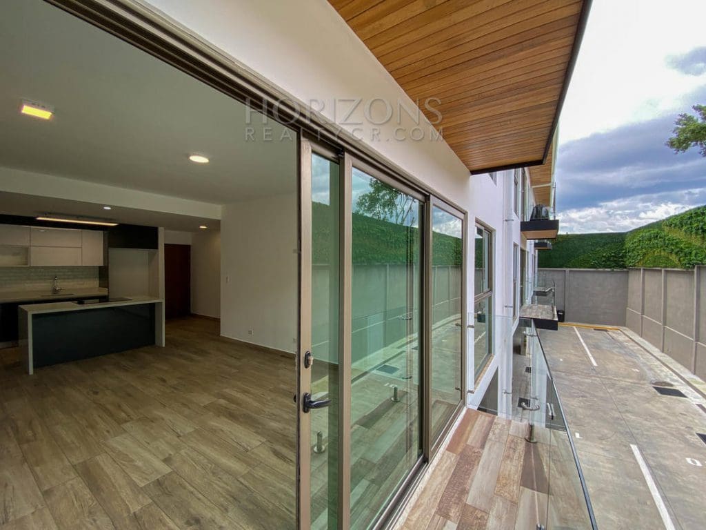 Se Alquila Amplio y Moderno Apartamento en Rohrmoser 2 Habitaciones nja952
