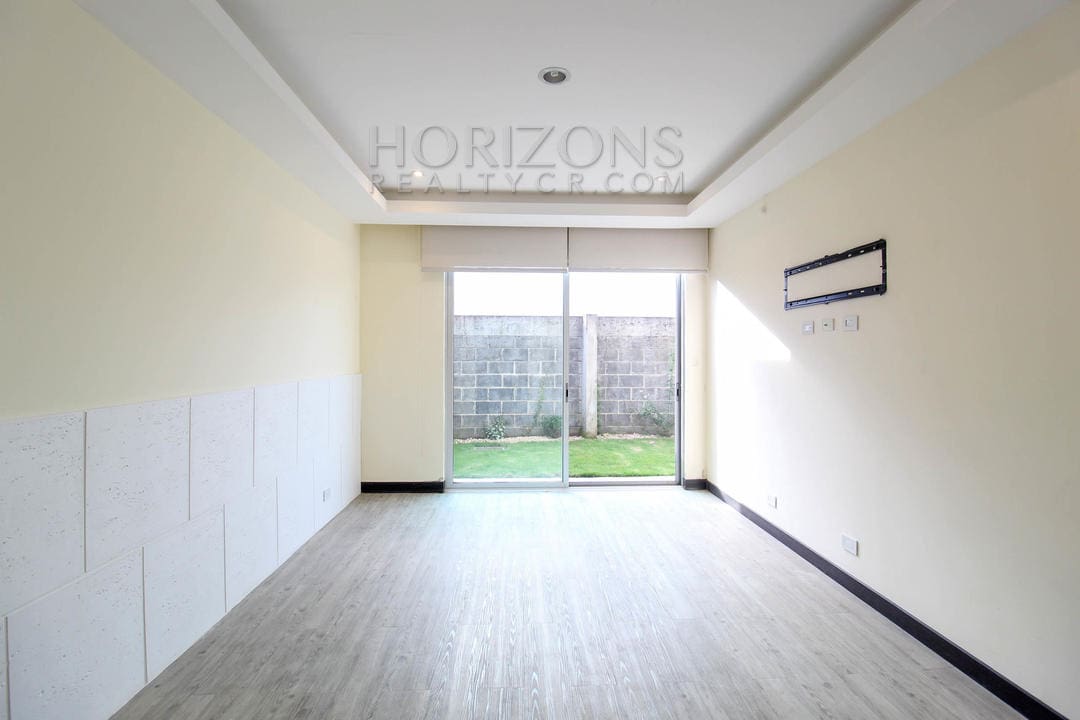 Se Alquila Apartamento con Patio en Curridabat 2 Habitaciones + Linea Blanca noj686