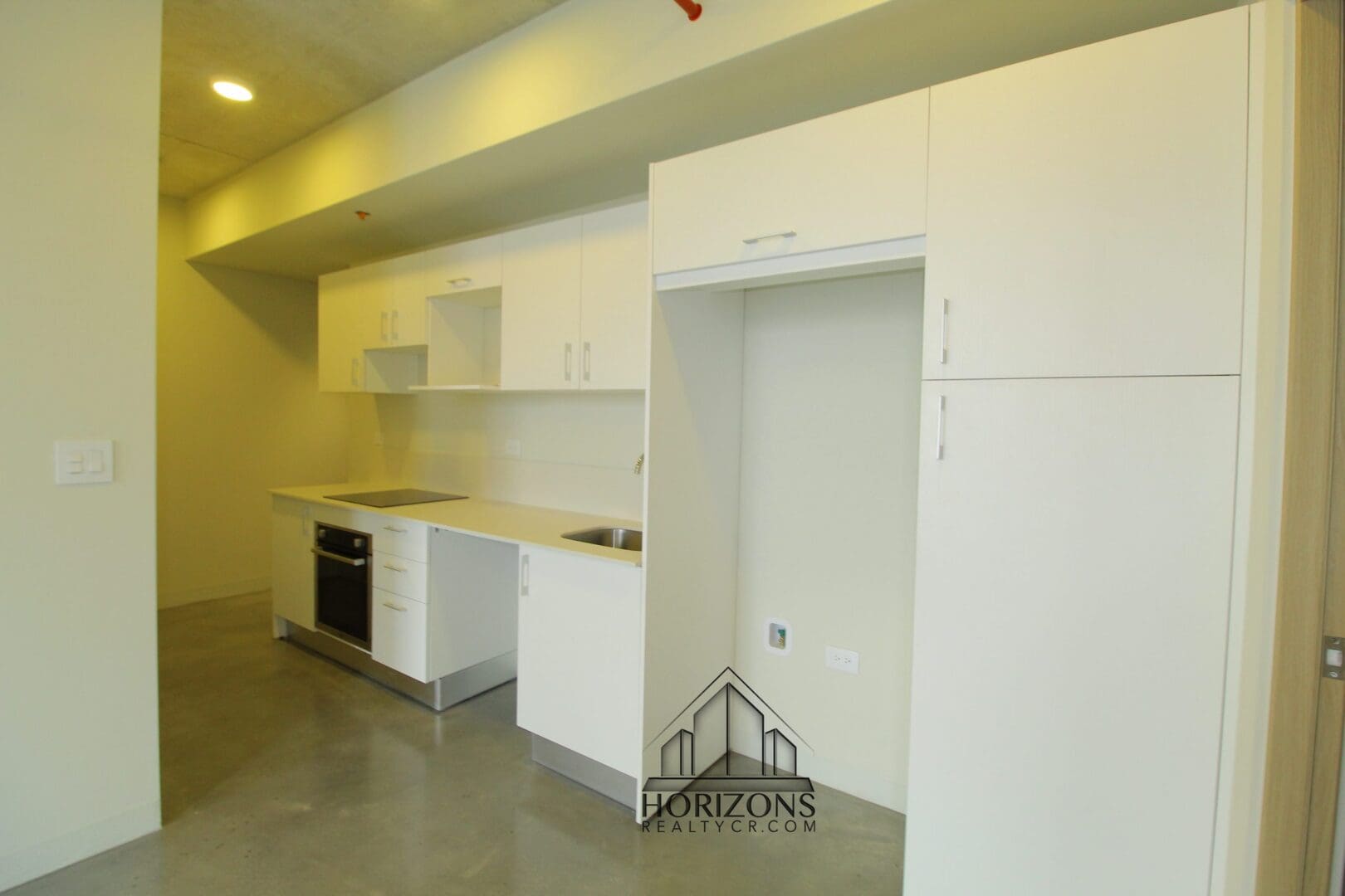 SE ALQUILA APARTAMENTO EN URBN ESCALANTE 1 HABITACION VISTA A SAN JOSE nja800