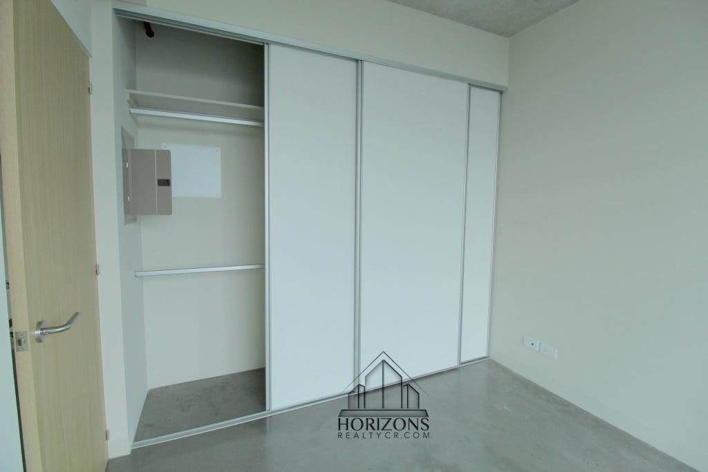 SE ALQUILA APARTAMENTO EN URBN ESCALANTE 1 HABITACION VISTA A SAN JOSE nja800