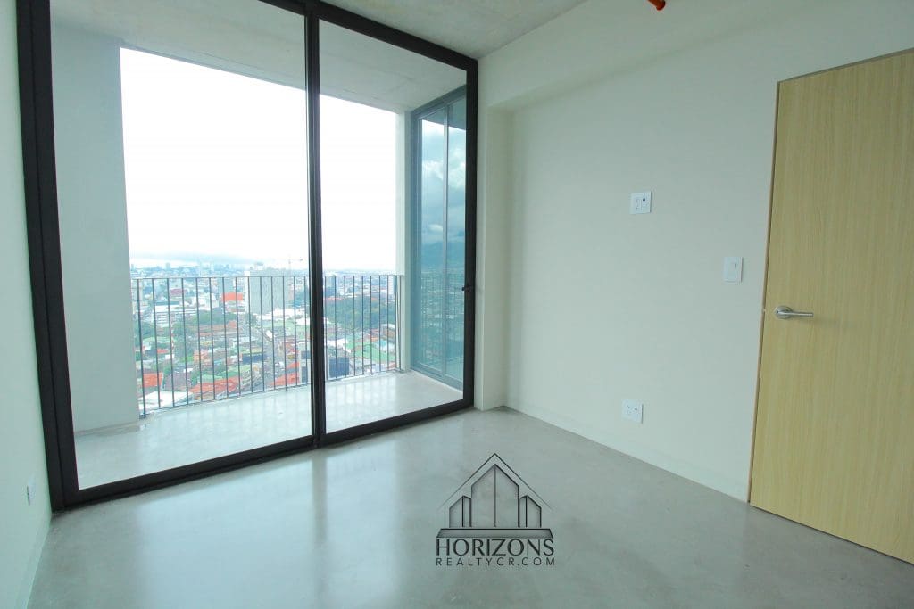 SE ALQUILA APARTAMENTO EN URBN ESCALANTE 1 HABITACION VISTA A SAN JOSE nja800
