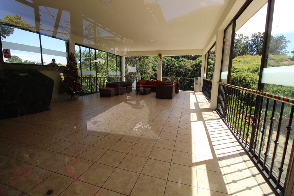 ALQUILER APARTAMENTO DE 2 HABITACIONES FULL AMUEBLADO AMENIDADES EN ESCAZU njv80
