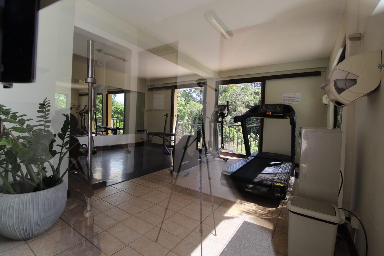 ALQUILER APARTAMENTO DE 2 HABITACIONES FULL AMUEBLADO AMENIDADES EN ESCAZU njv80
